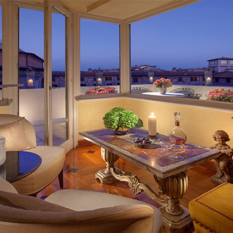 <a href='suite-esclusive-roma-hotel-piazza-navona.htm'>Suite<br><span>Esclusive</span></a>